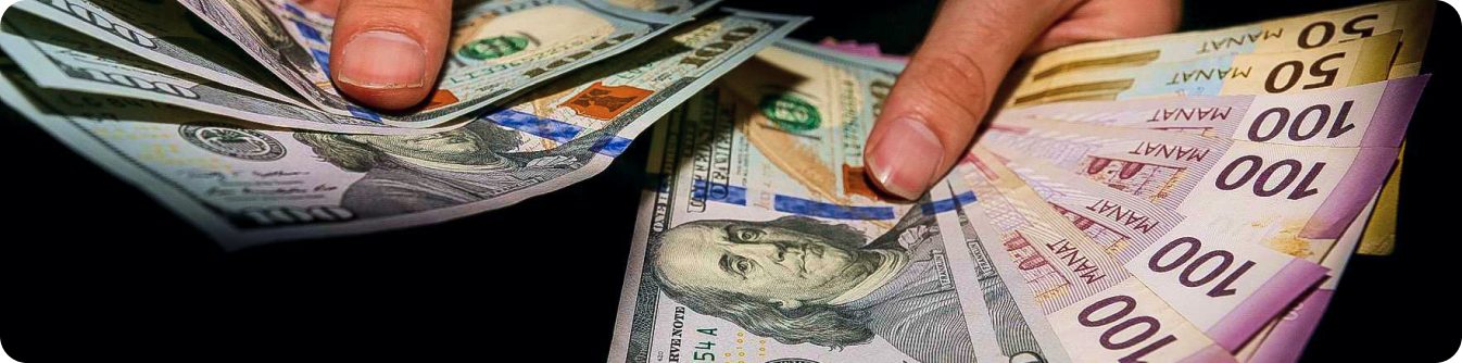 پول کشور آذربایجان در کنار دلار آمریکا